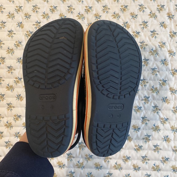 Kids multicolored Crocs size 13 - Picture 6 of 8